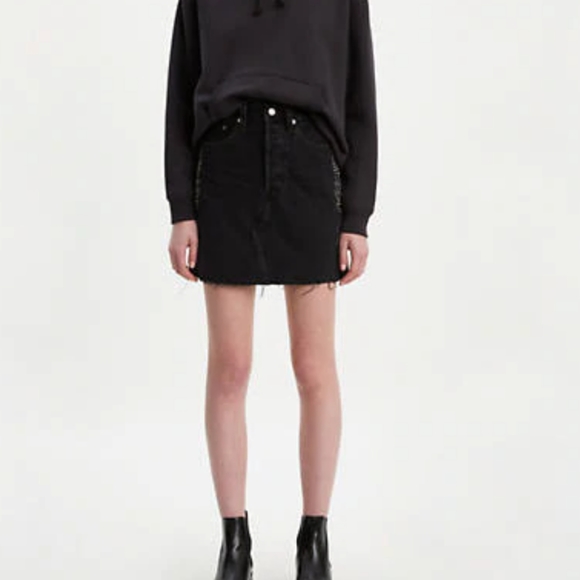 Levi's High Rise Deconstructed Skirt Black Studded - Picture 2 of 10